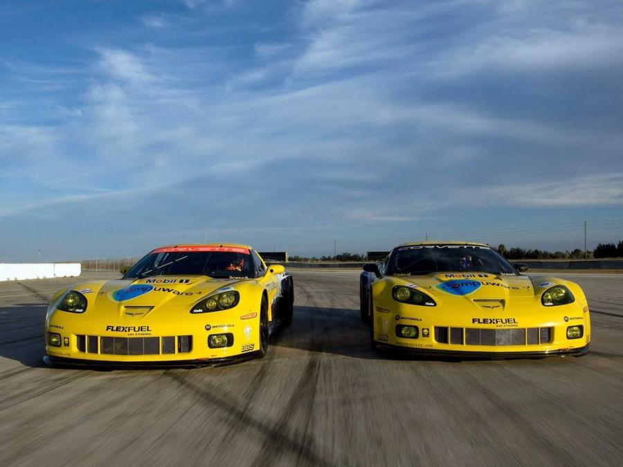  Chevrolet Corvette C6.R GT2 2010 года  (фото 13 из 16)